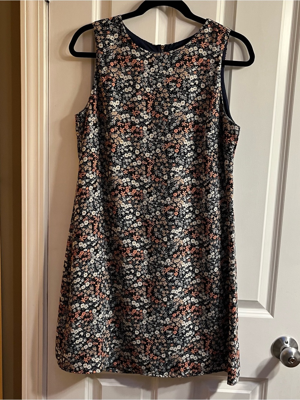 APRICOT Dress - L
Navy Floral Shift
